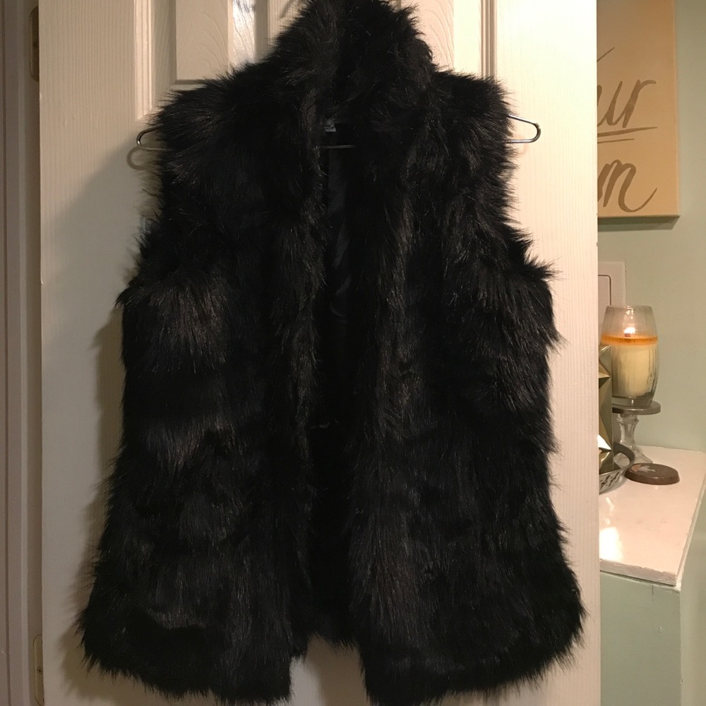 G by Giuliana Rancic black faux fur vest